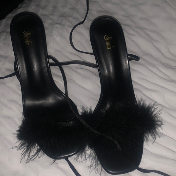 black size 9 strap heels - Picture 1 of 2